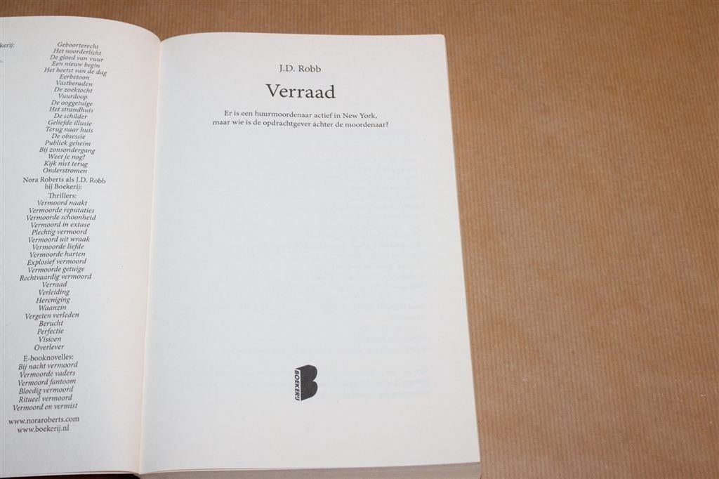 Verraad — J.D. Robb [Nora Roberts, 2020], Ophalen of Verzenden, Gelezen