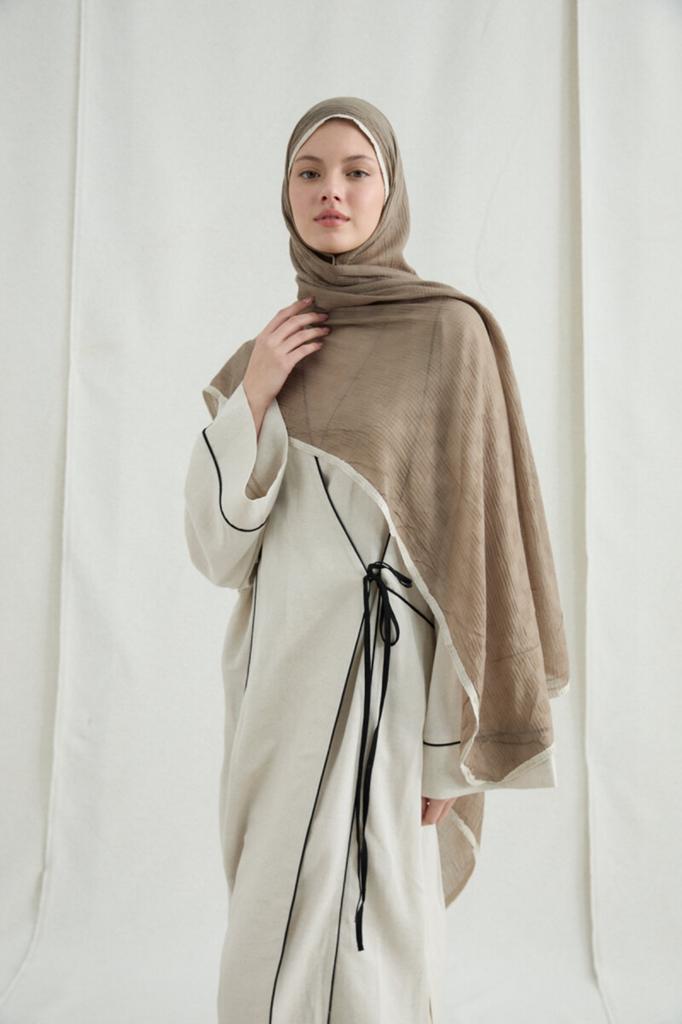 Sjaal, Kleding | Dames, Jurken, Maat 38/40 (M), Beige, Ophalen of Verzenden, Zo goed als nieuw