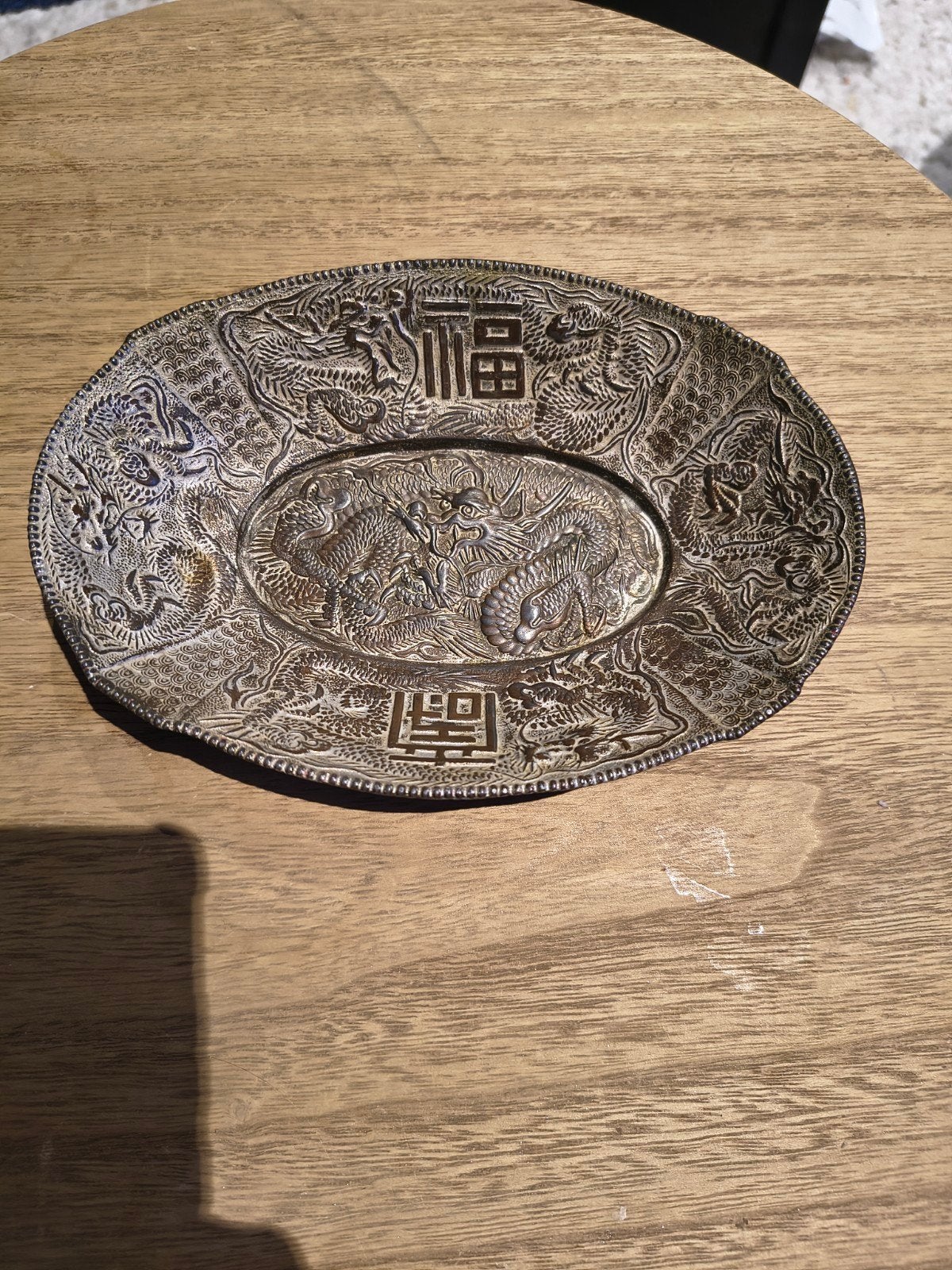 Antieke Japanse schaaltje met drakenmotief en inscripties, Ophalen of Verzenden