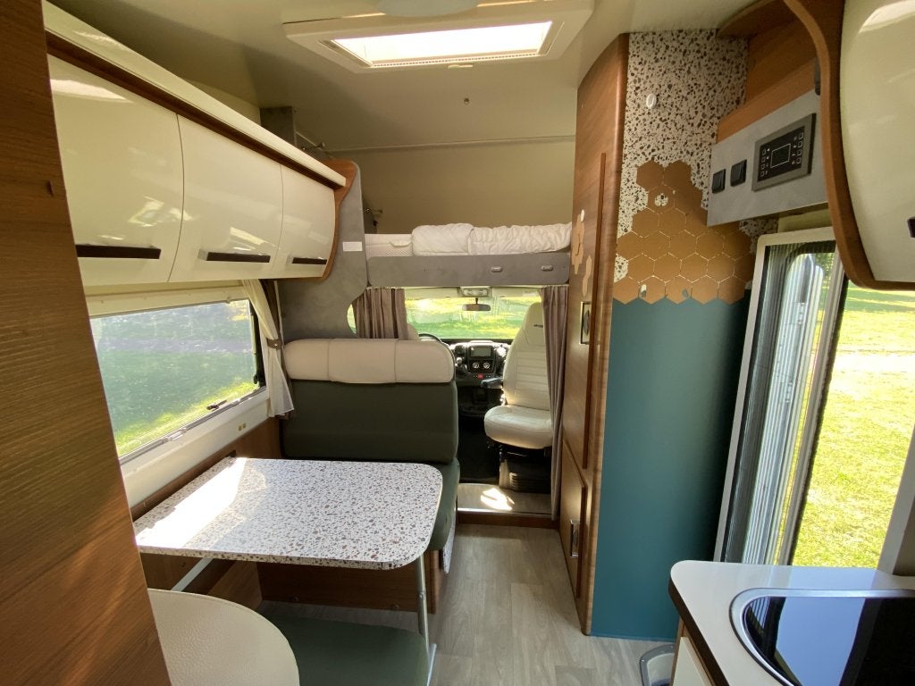 Foto 10 van Elnagh Baron 26 Alkoof 2020 | Dakairco | Level | Off Grid