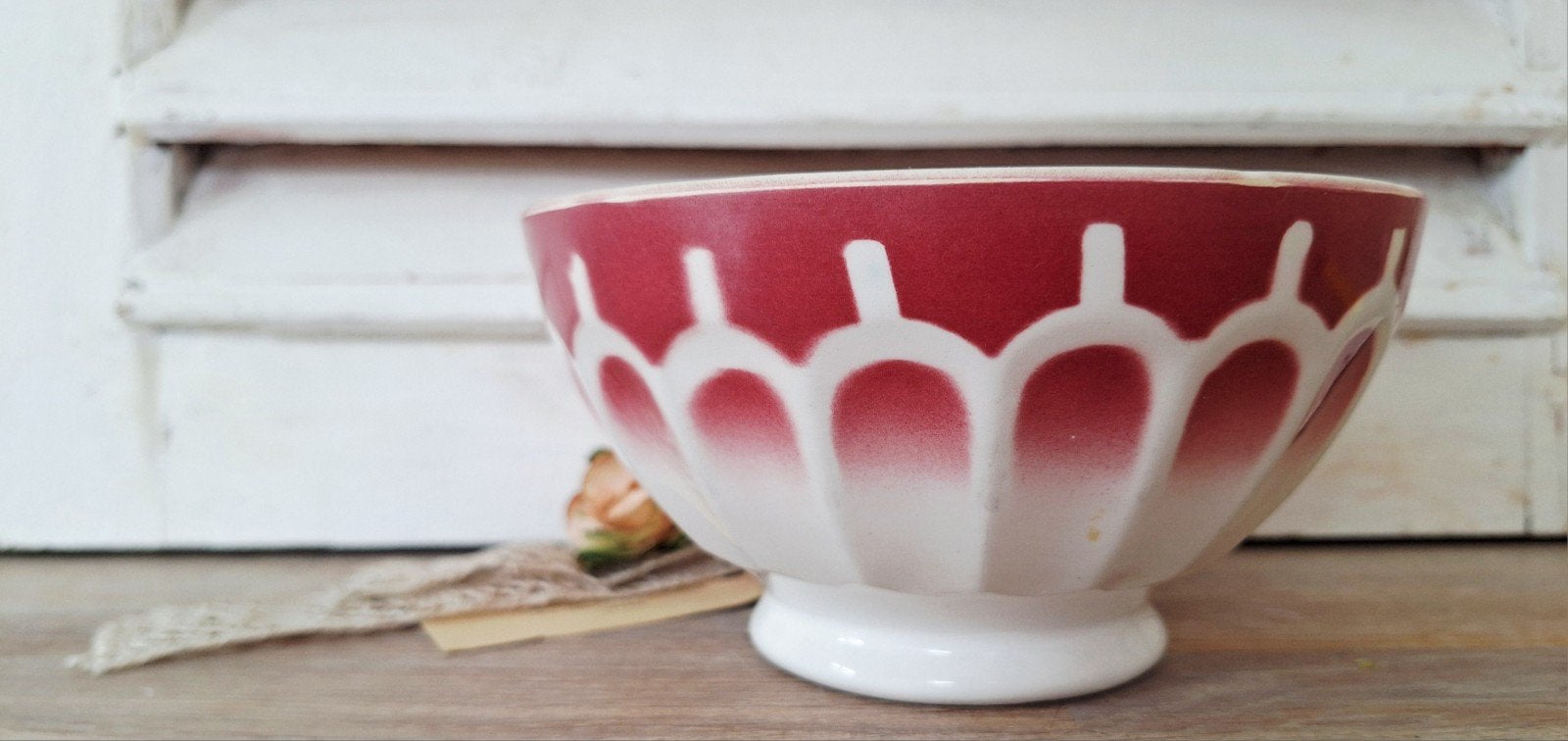 Antieke Franse Spoelkom Rood/Wit, Ophalen of Verzenden