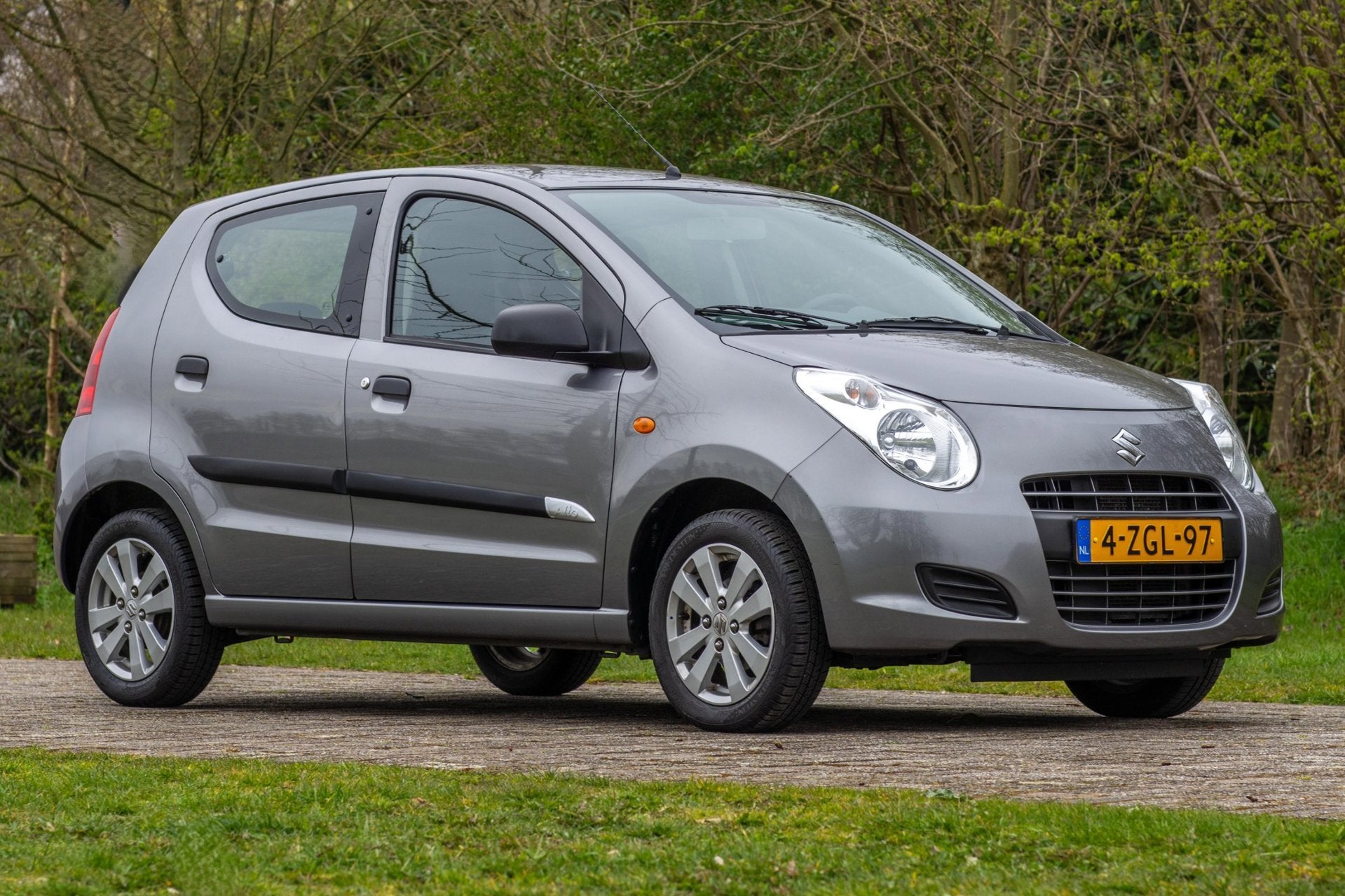 Suzuki Alto 1.0 Celebration EASSS NL-auto +NAP, Euro 5, Stof, Gebruikt, 200 kg