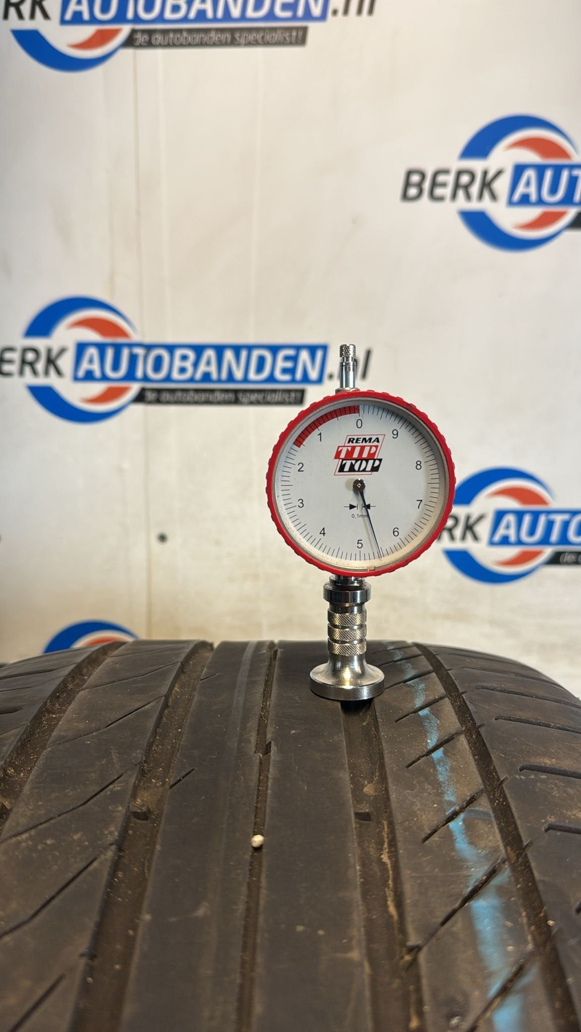 2x Continental Sportcontact 5 SSR 255/45 R18 99W (RFT) 255/4, 18 inch, Gebruikt, 255 mm, -
