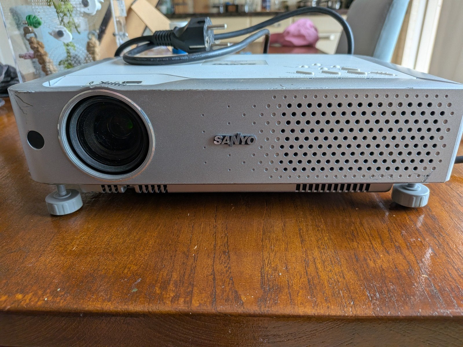Sanyo PLC-XU73 Beamer / Projector – Werkend, Audio, Tv en Foto, Beamers, Ophalen of Verzenden, Gebruikt, Overige resoluties