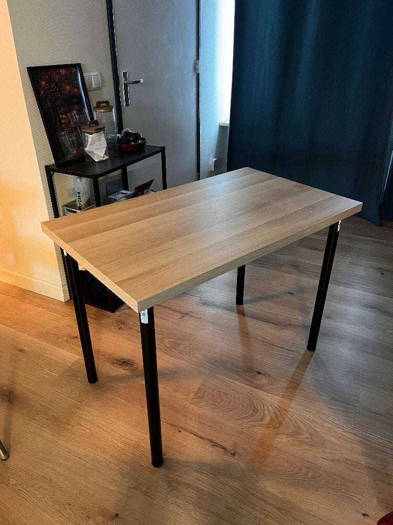IKEA Linnmon bureau, Huis en Inrichting, Ophalen, Zo goed als nieuw