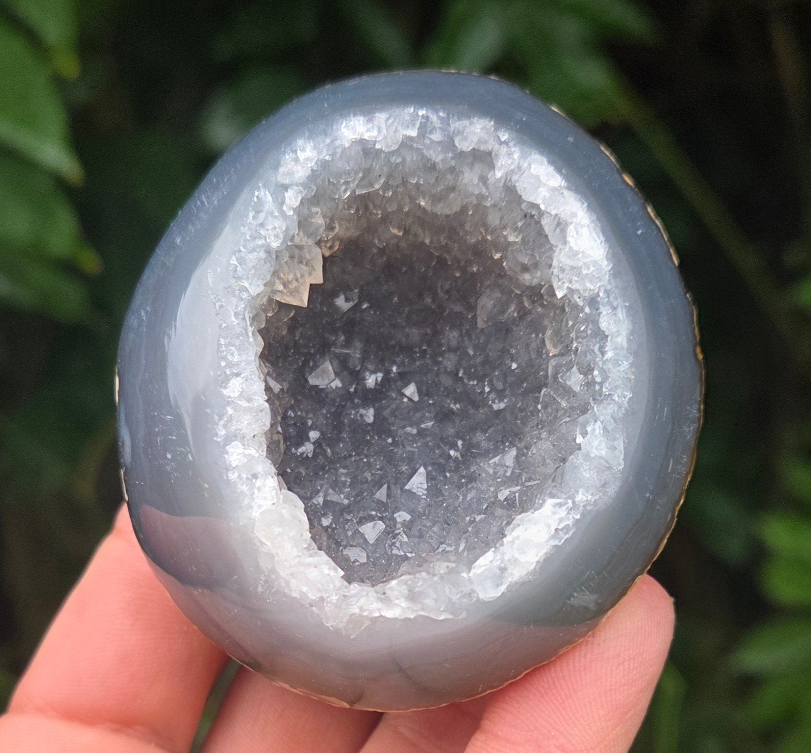 calcedon geode met polijsting - 167g, Ophalen of Verzenden, Schelp(en)