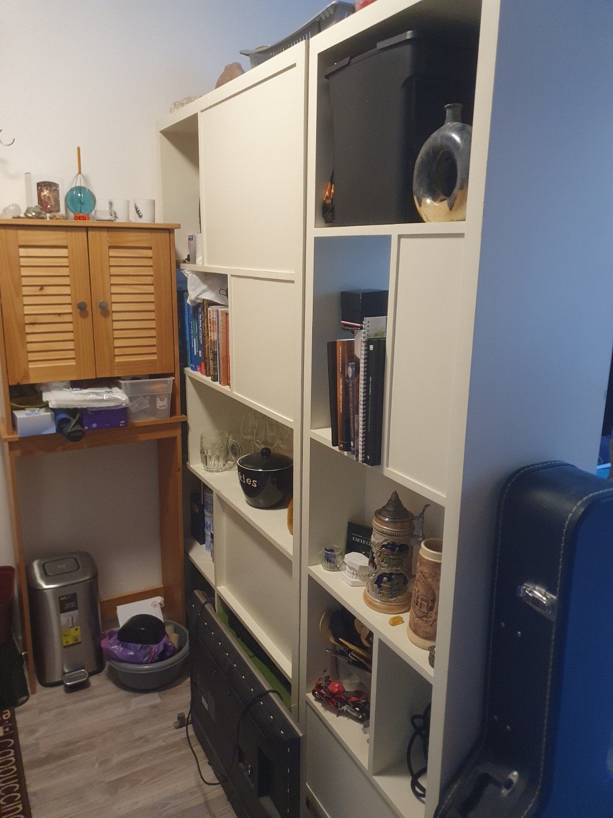 [GRATIS] Witte Boekenkast met Diverse Vakken en Opbergruimte, Huis en Inrichting, Ophalen, Modern, functioneel, 200 cm of meer
