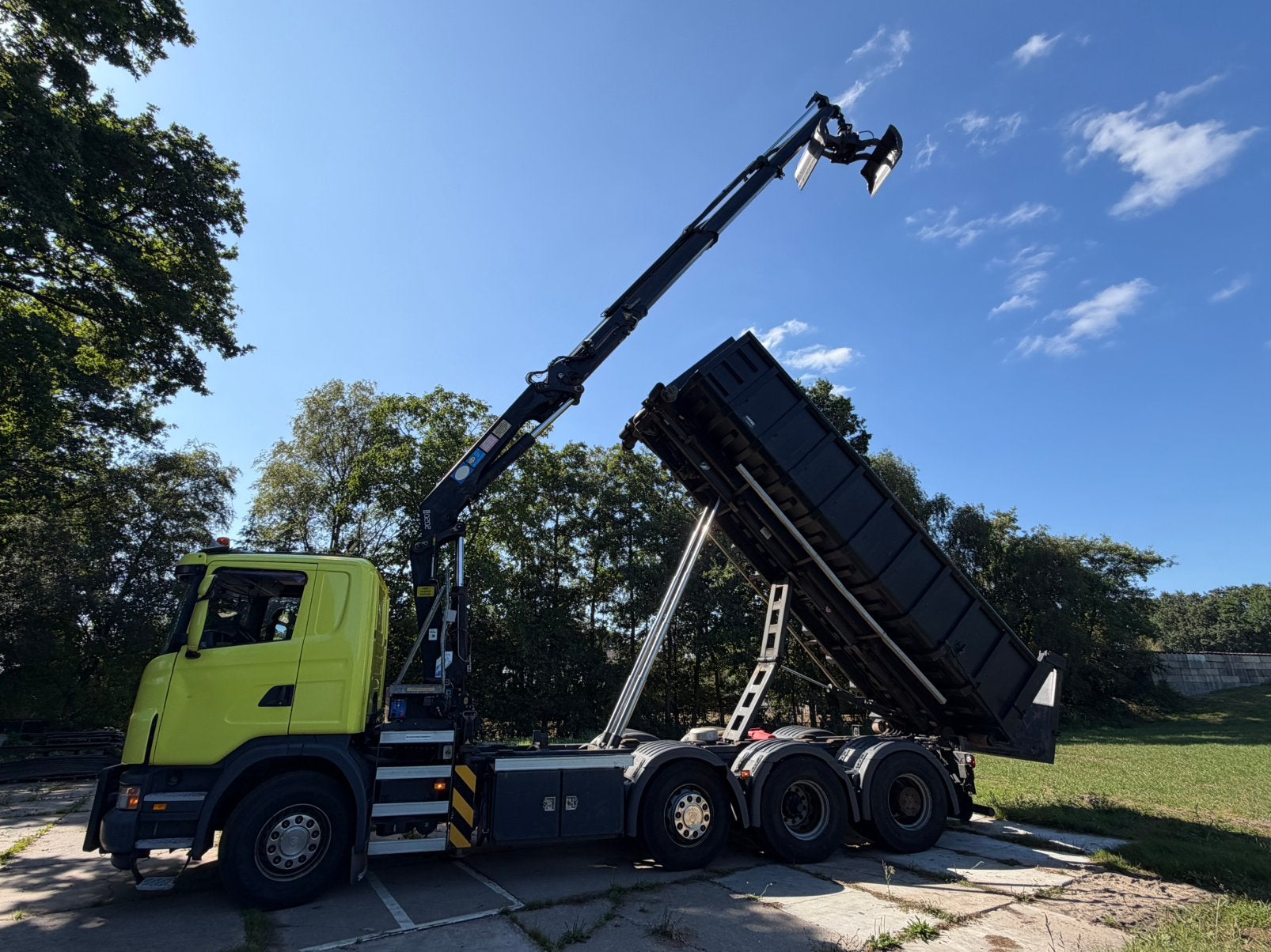 Scania G400 8x2 HMF kraan en NCH Kabelsysteem 1e eigenaar, Automaat, Euro 5, Achterwielaandrijving, Zwart