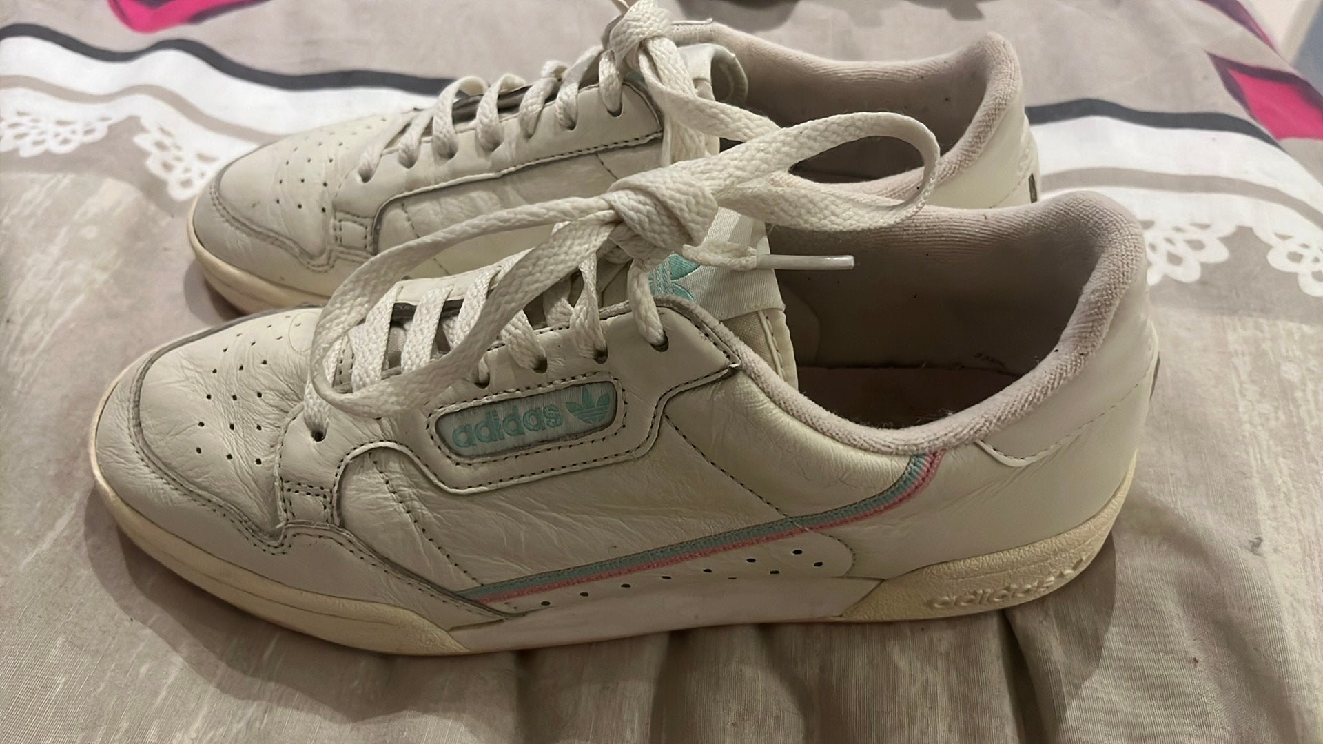 Adidas sneakers  41,5, Kleding | Dames, Schoenen, Beige, Ophalen of Verzenden, Sneakers of Gympen, Zo goed als nieuw