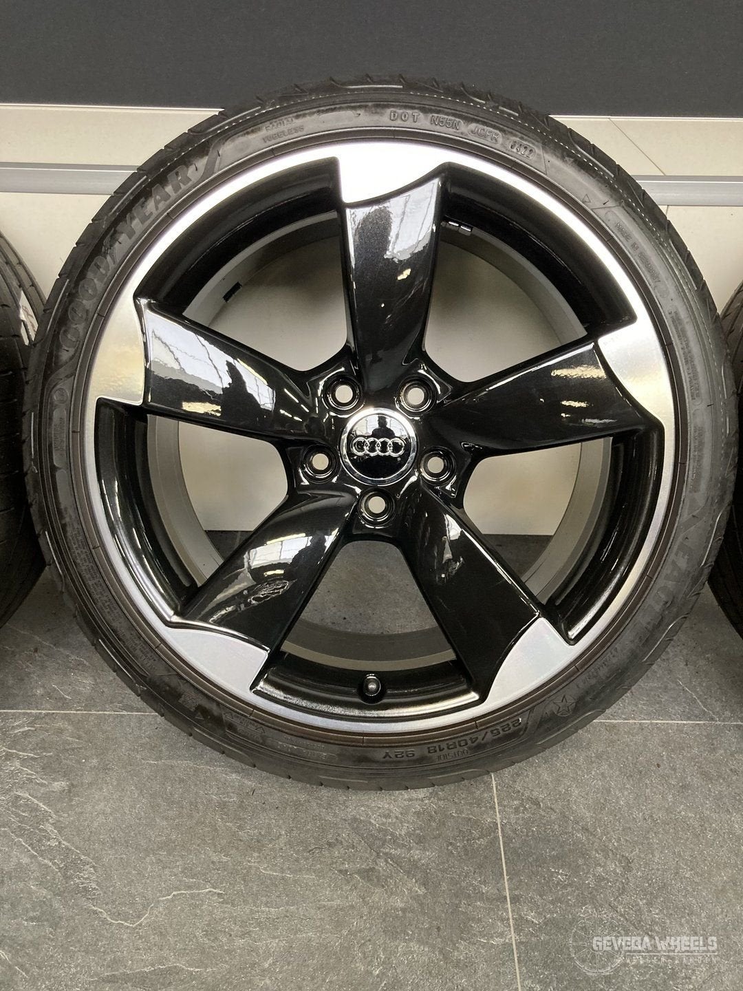 18” originele Audi A3 S3 8P 8V 8Y ‘Rotor’ velgen + banden, 18 inch, Gebruikt, -, -