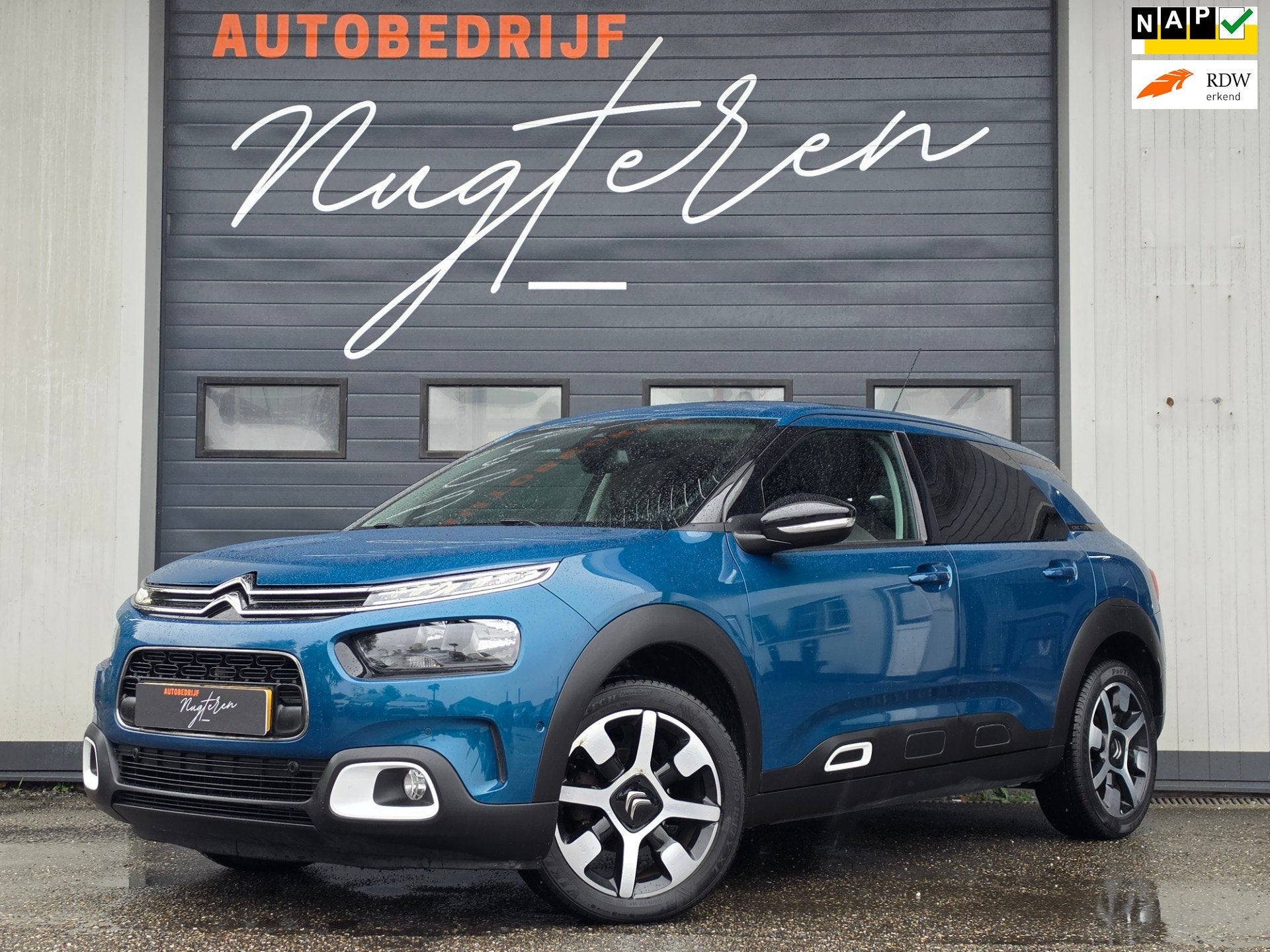 Citroen C4 Cactus 1.2 PureTech Shine Automaat/Trekhaak/Carpl, Euro 6, Blauw, 920 kg, 49 €/maand