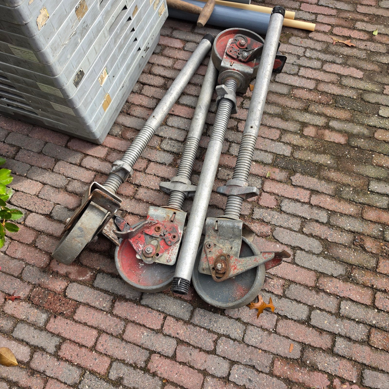 Rolsteiger materiaal - zwenkwielen met spindel, Ophalen