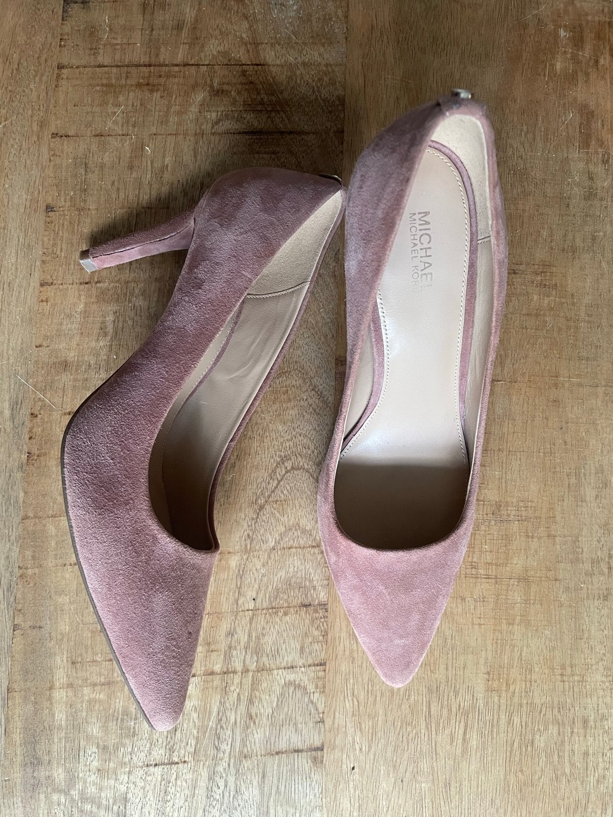 Michael Kors suède pumps - Roze maat 8M (38), Kleding | Dames, Ophalen of Verzenden, Gedragen, Roze, Pumps