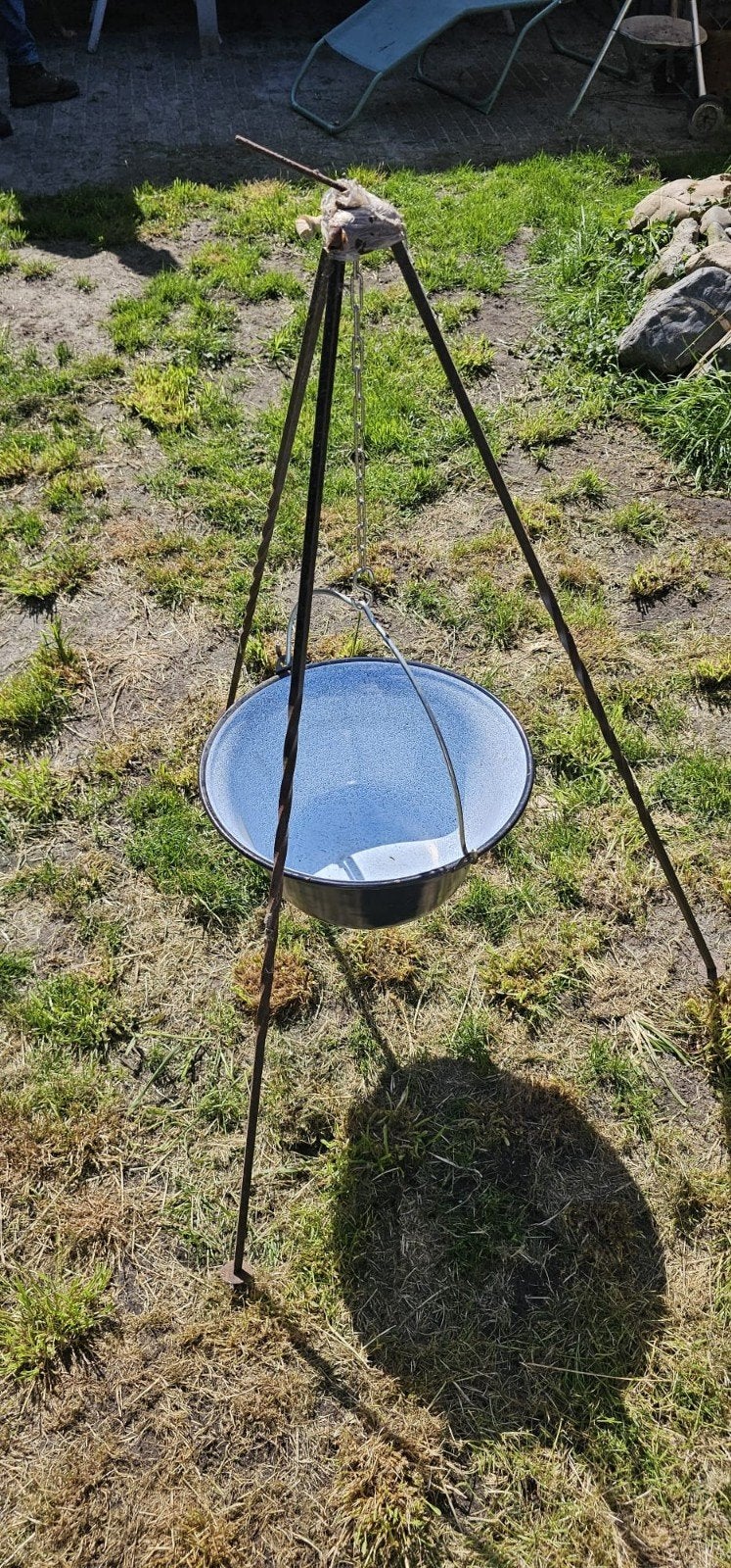 Een klassieke Hongaarse bogrács-set, Tuin en Terras, Barbecue-accessoires, Ophalen