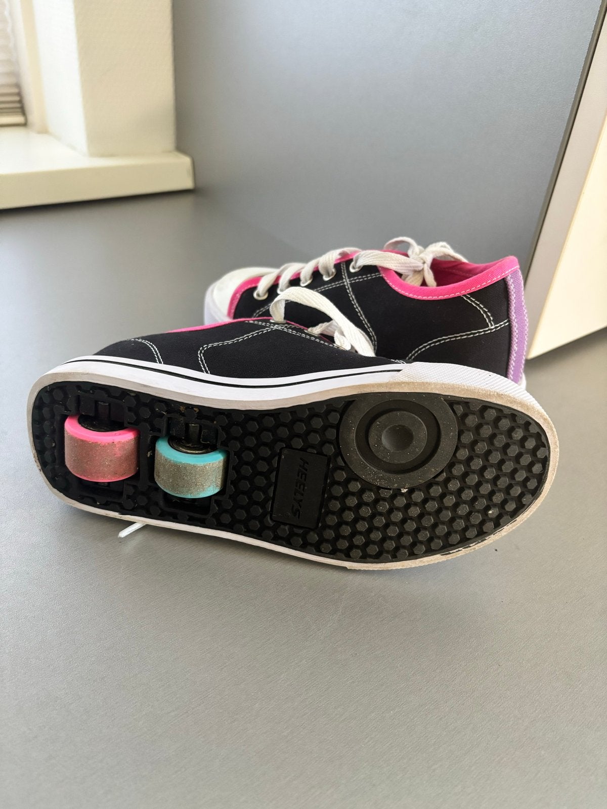Heelys rolschoenen - Zwart/Roze - Maat 33, Ophalen of Verzenden, Zo goed als nieuw, Overige typen, Overige merken