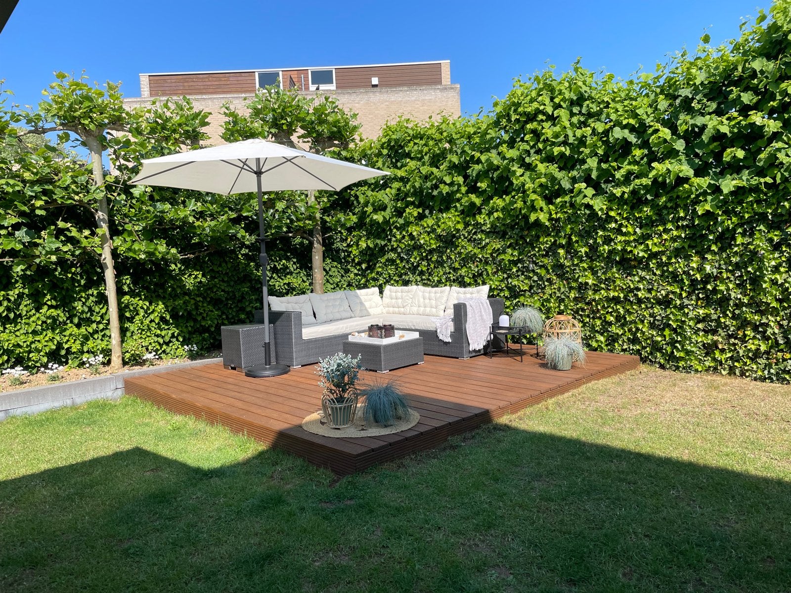 Loungeset met Parasol - moet weg voor 15 oktober!, Tuin en Terras, Ophalen, 5 zitplaatsen, Gebruikt, Loungeset