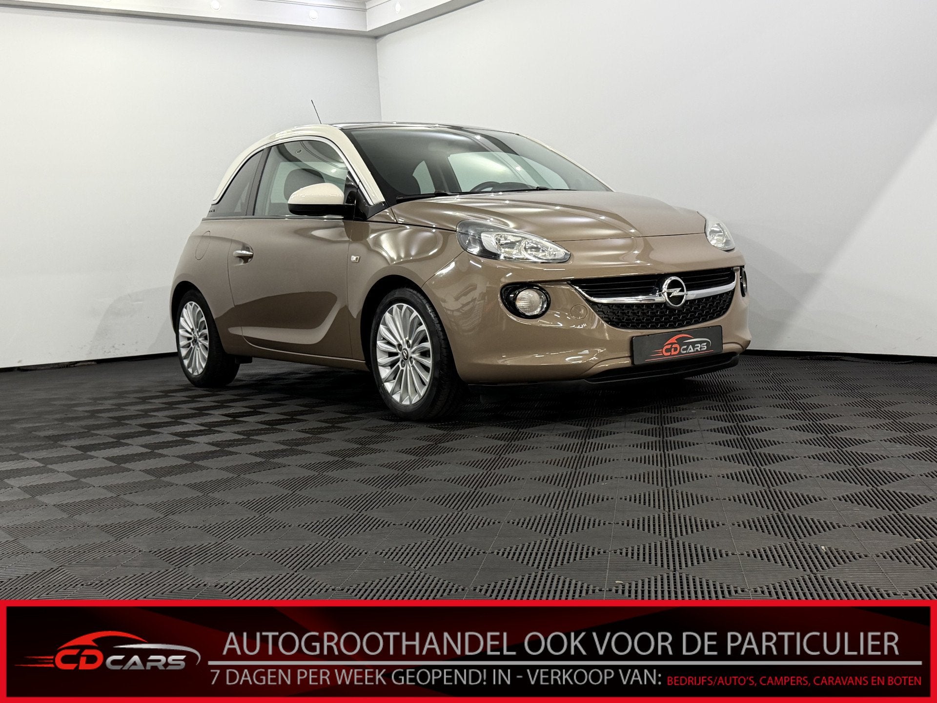 Opel ADAM 1.4 Glam Panoramadak, Clima, Cruise control, Licht, Voorwielaandrijving, Euro 5, 1398 cc, 4 cilinders