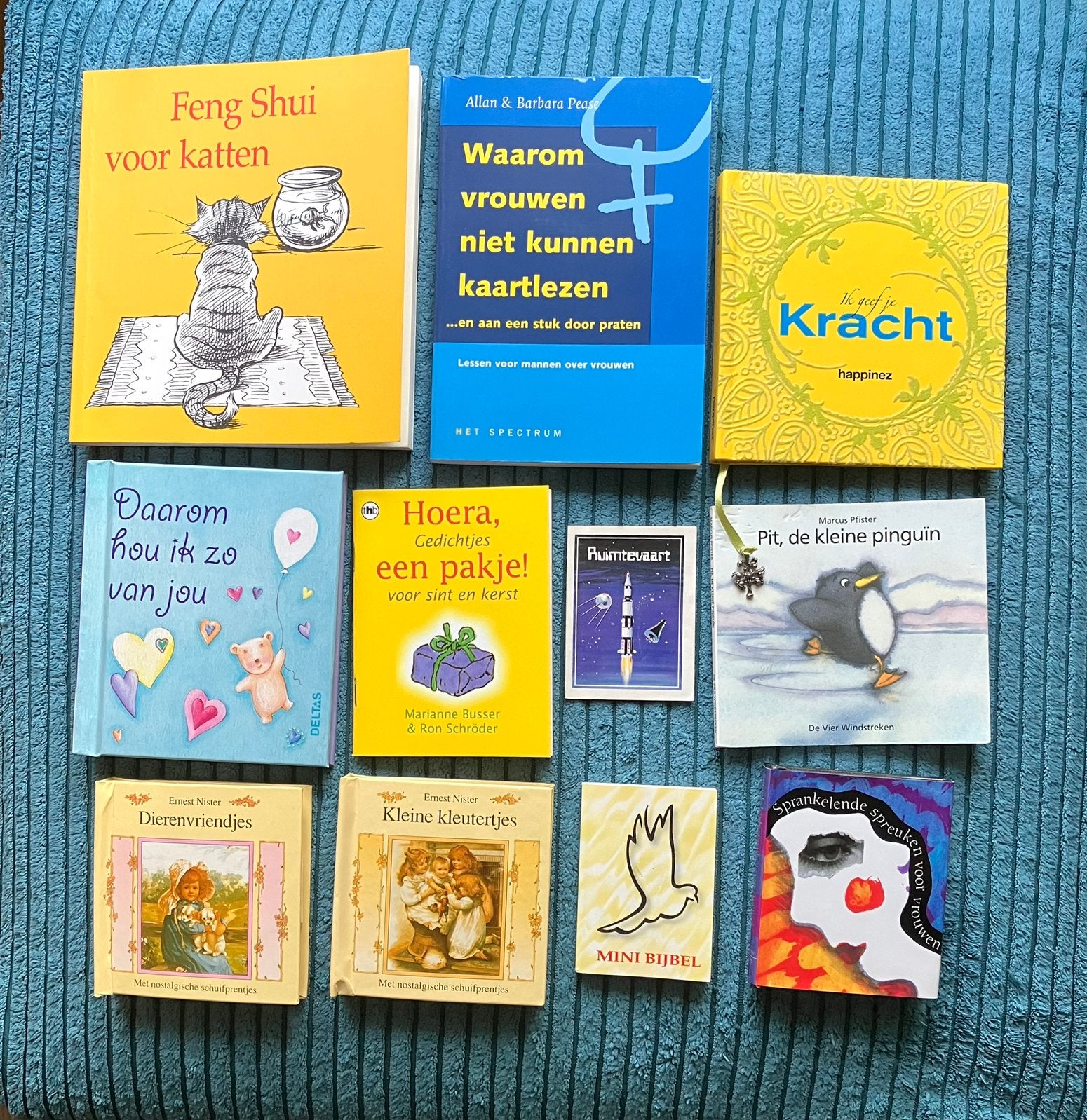 Kleine + Mini boekjes 11 stuks cadeau 🎁-tip, Ophalen of Verzenden, Zo goed als nieuw