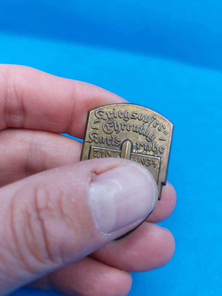Duitse WO2 NSKOV tinnie, Ophalen of Verzenden, Landmacht, Duitsland, Embleem of Badge