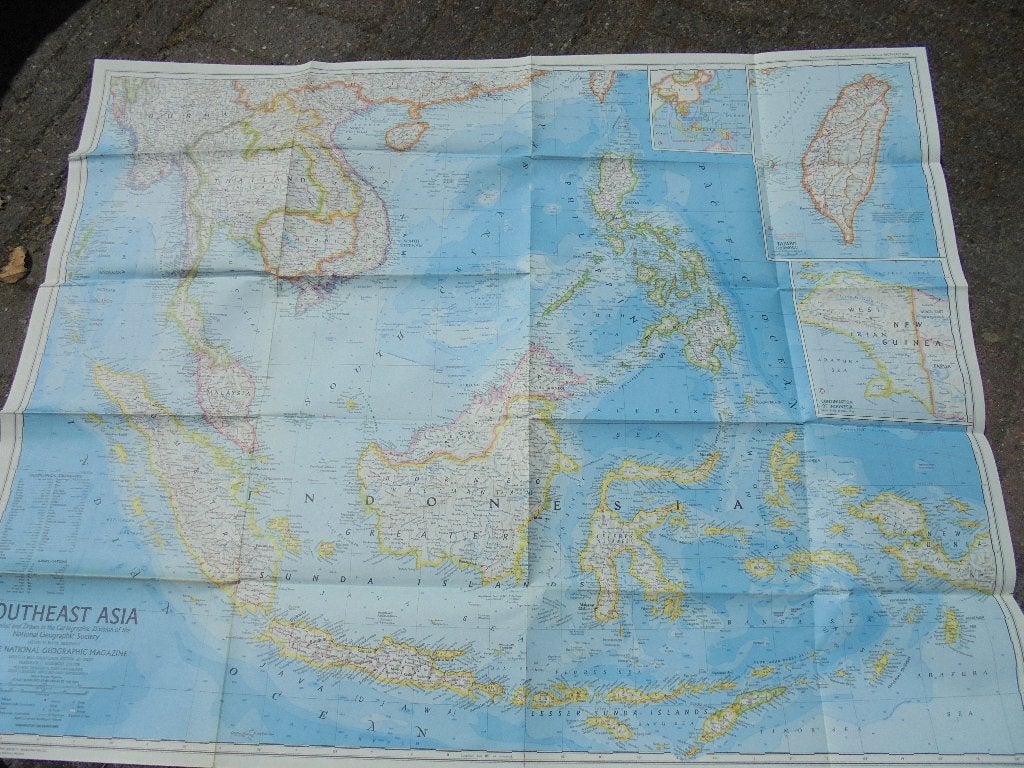 Retro 1968 South East Asia 85 x 68 cm (R5-88), Boeken, Atlassen en Landkaarten, Ophalen, 1800 tot 2000, Wereld, Landkaart