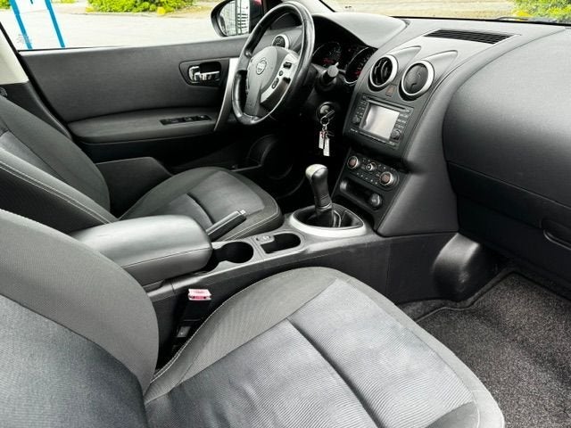 Nissan QASHQAI 1.6 Connect Edition Airco/ECC,Navigatie,Panor, Voorwielaandrijving, Stof, Gebruikt, 4 cilinders