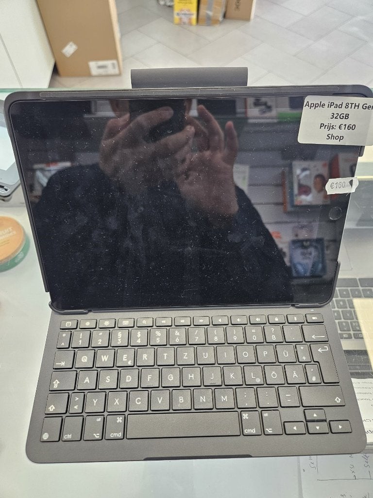 Apple ipad 8Wifi 32GB met accessoires €140, 10 inch, 32 GB, Apple iPad, Ophalen of Verzenden