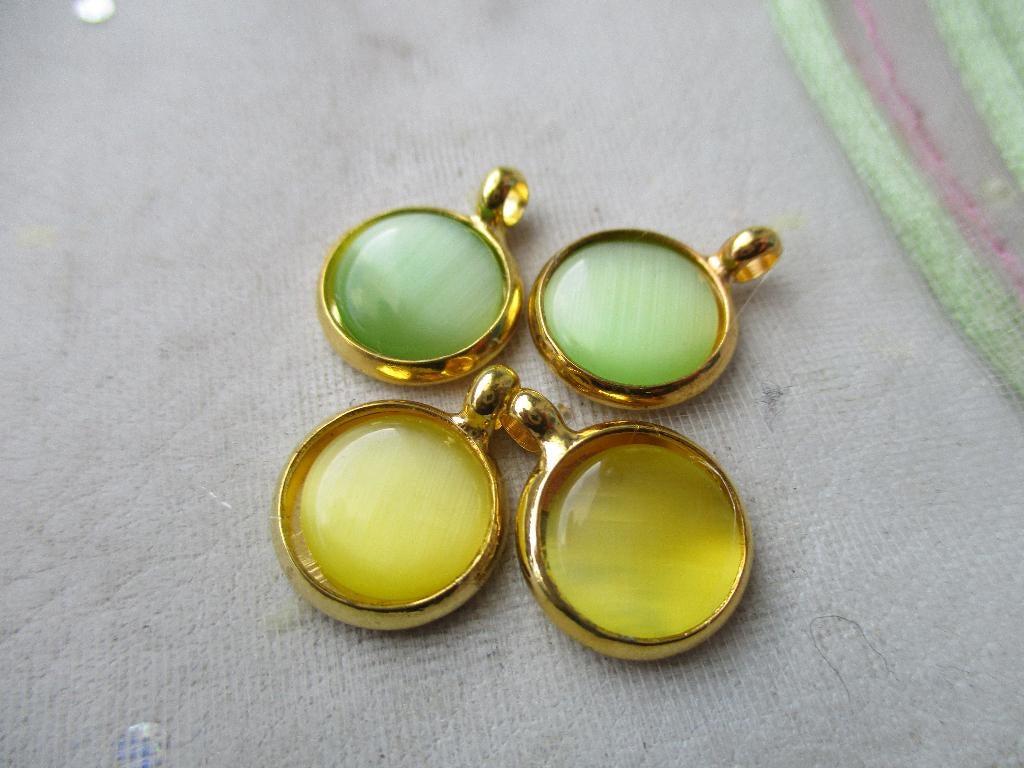 5014/ groen/gele gold plated mexican opal hangers, Ophalen of Verzenden, Nieuw, Tussenstuk of Tussenkraal