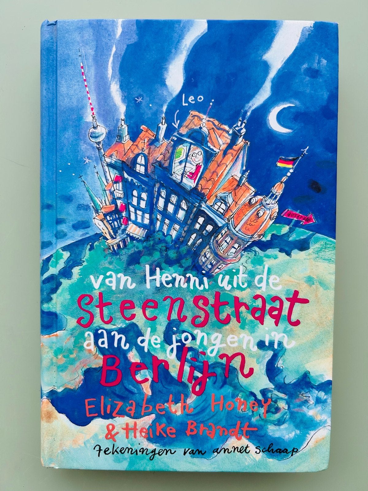 Boek Van Henni uit de Steenstraat aan de jongen in Berlijn, Boeken, Ophalen of Verzenden, Nieuw, Fictie