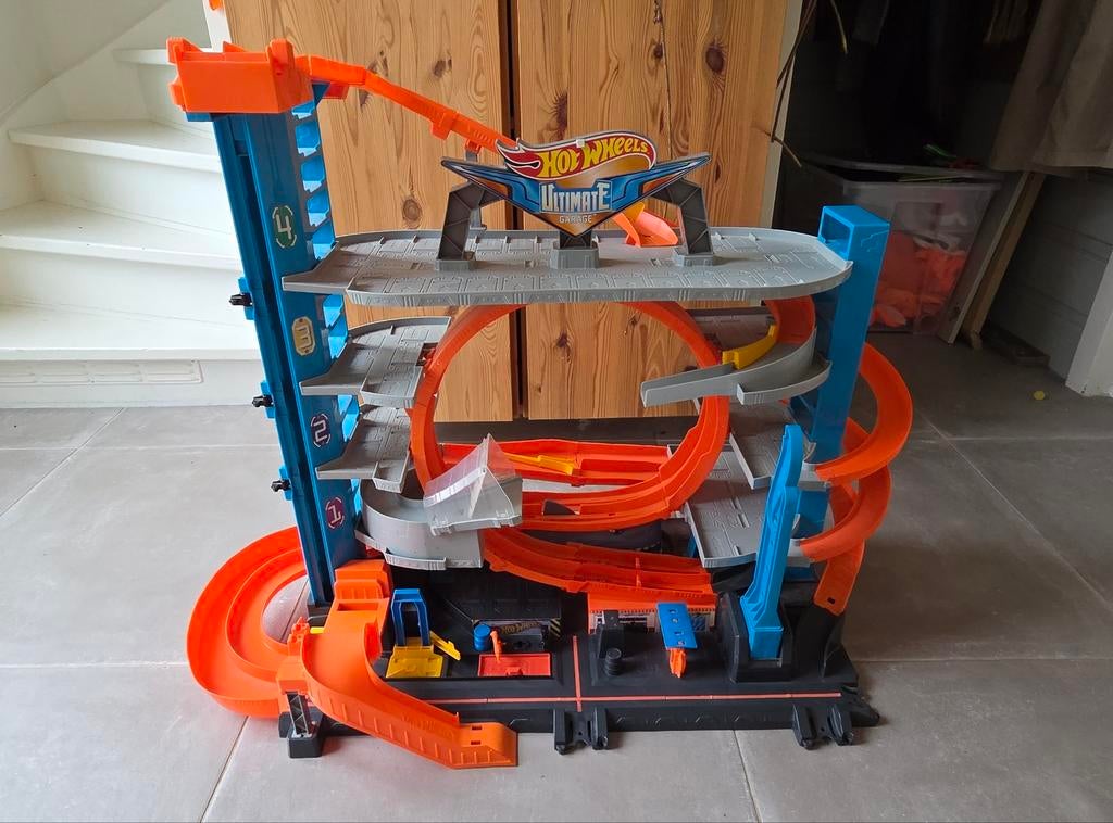 Hot Wheels Ultimate Garage- Haai, Ophalen, Zo goed als nieuw, Handmatig, Hot Wheels