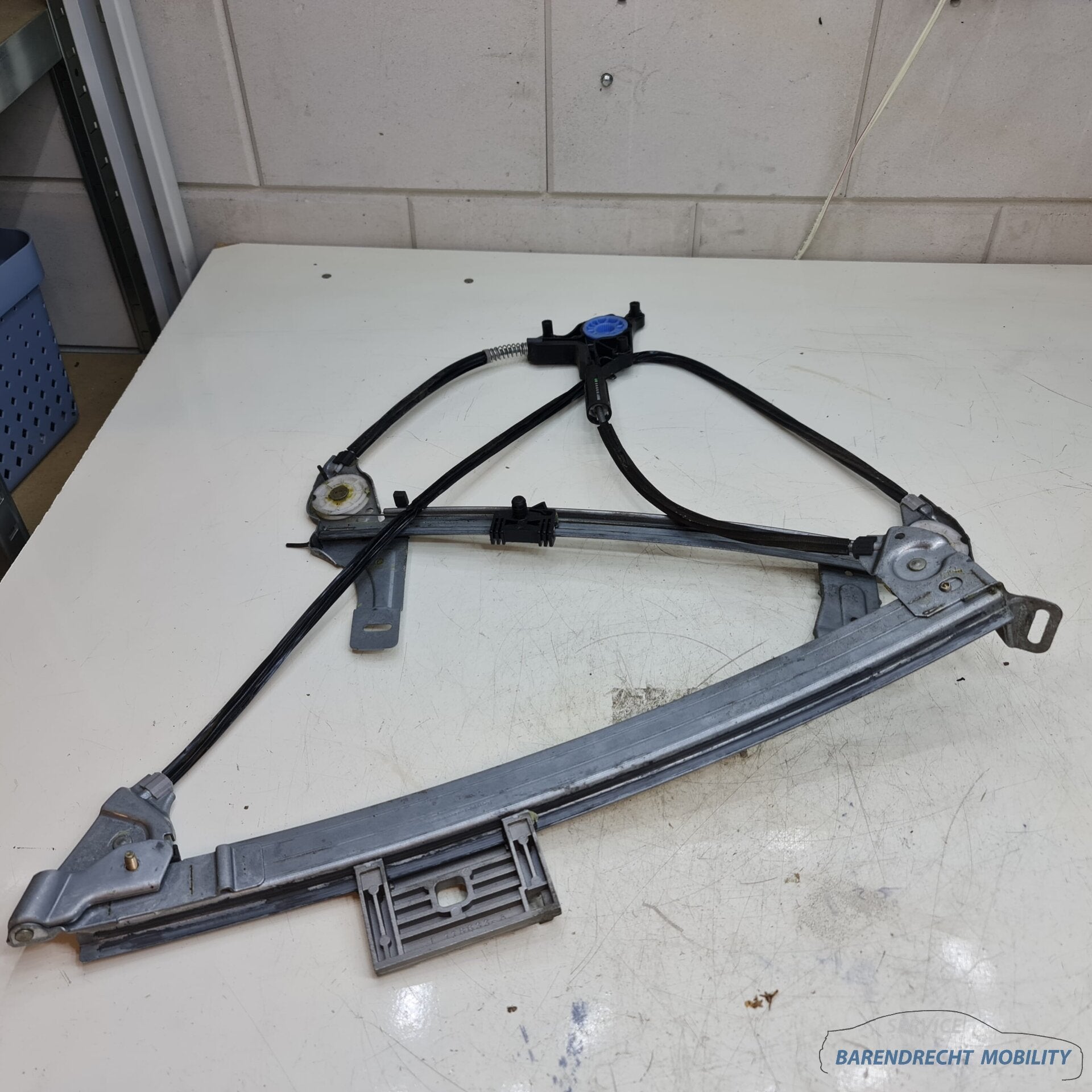 Peugeot 307 CC raam mechanisme motor ruit mechaniek L118633-, Taurusavenue 1
2132 LS  Hoofddorp, NL, Gebruikt, Contact.group@renault.com