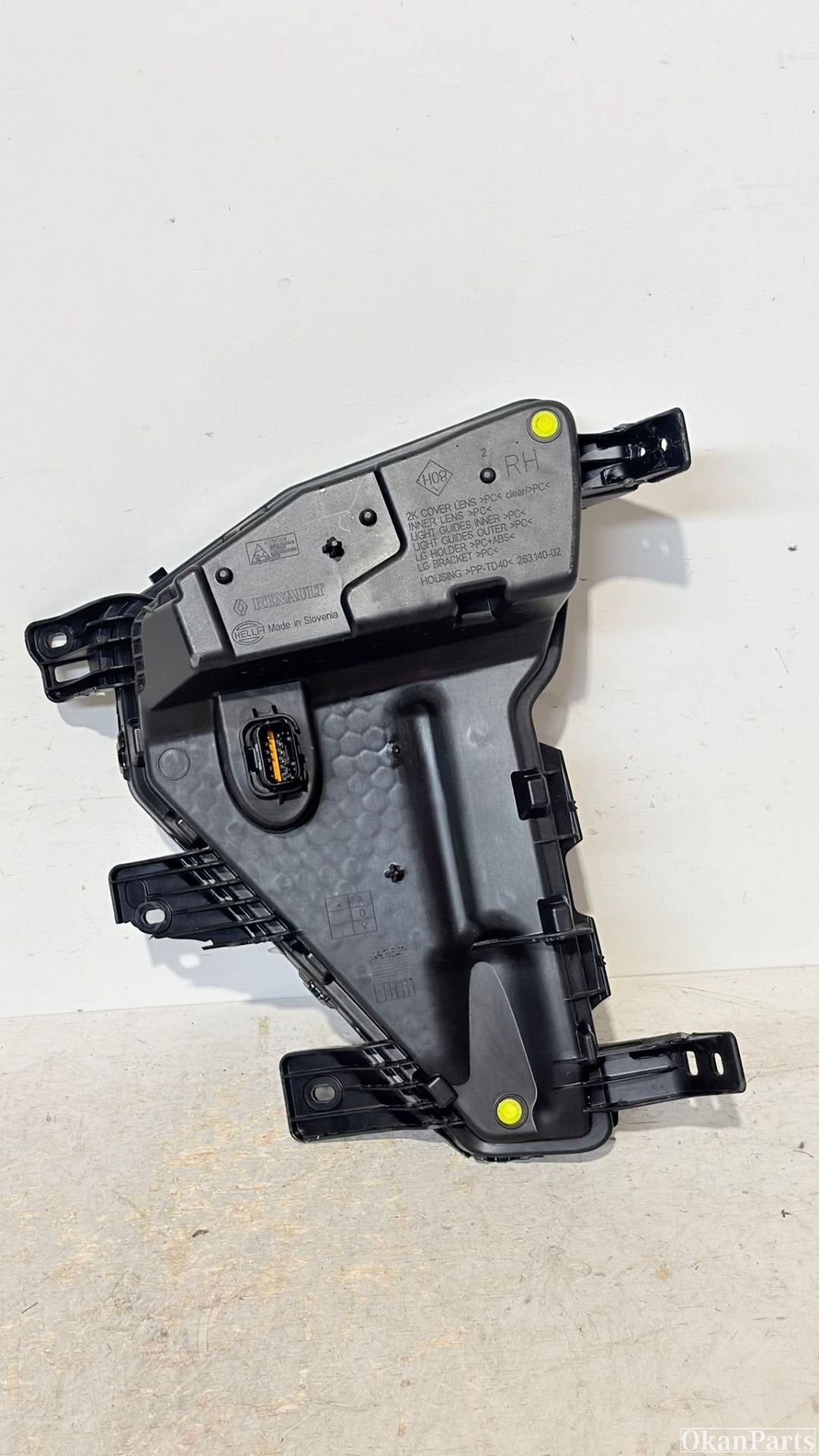 Mitsubishi ASX LED dagrijverlichting rechts 266009188R, Info@fabrikant.eu, Fabrikantstraat 1
1000 AA  Amsterdam, NL, Ophalen of Verzenden