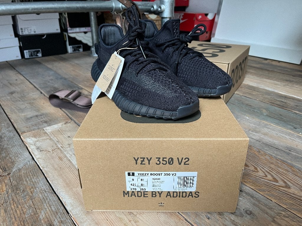 Adidas Yeezy 350 v2 Onyx - 42 2/3, Zwart, Nieuw, Ophalen of Verzenden, Sneakers of Gympen