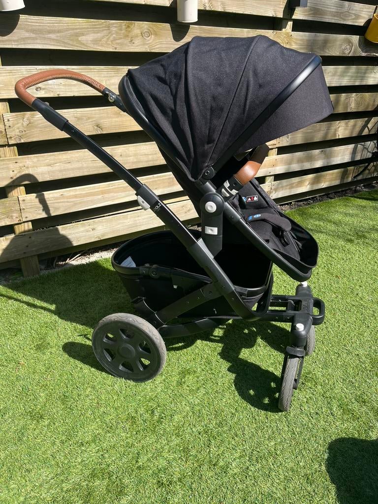 Joolz Geo 2 brilliant black kinderwagen met veel accessoires, Kinderen en Baby's, Kinderwagens en Combinaties, Verstelbare duwstang
