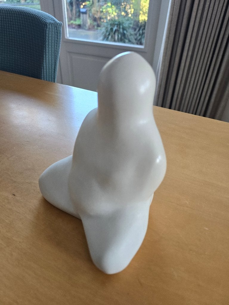 Boeddha beeldje. Moderne uitvoering. Handgemaakt., Minder dan 20 cm, Gips, Ophalen of Verzenden, Wit