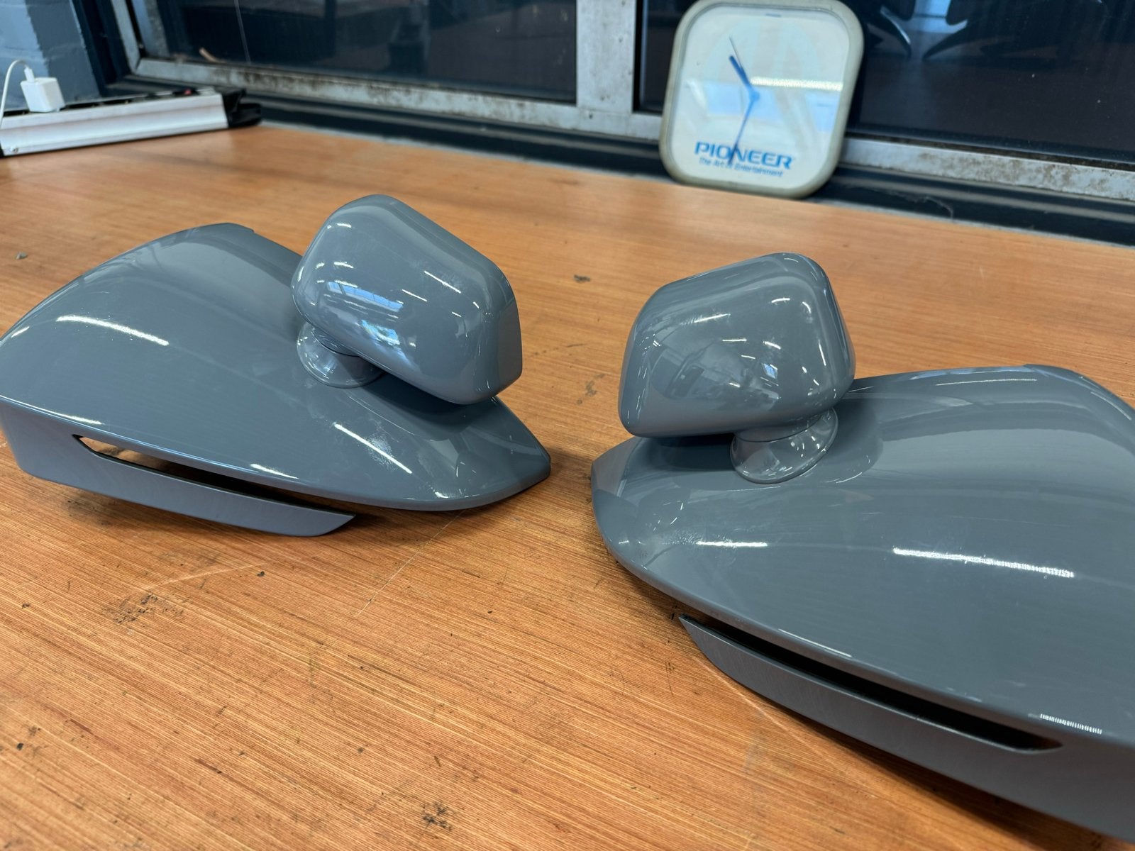 VW ID.4 lesauto Spiegelkappen Set (links en rechts) - Grijs, Auto-onderdelen, Ophalen of Verzenden, Gebruikt, Volkswagen