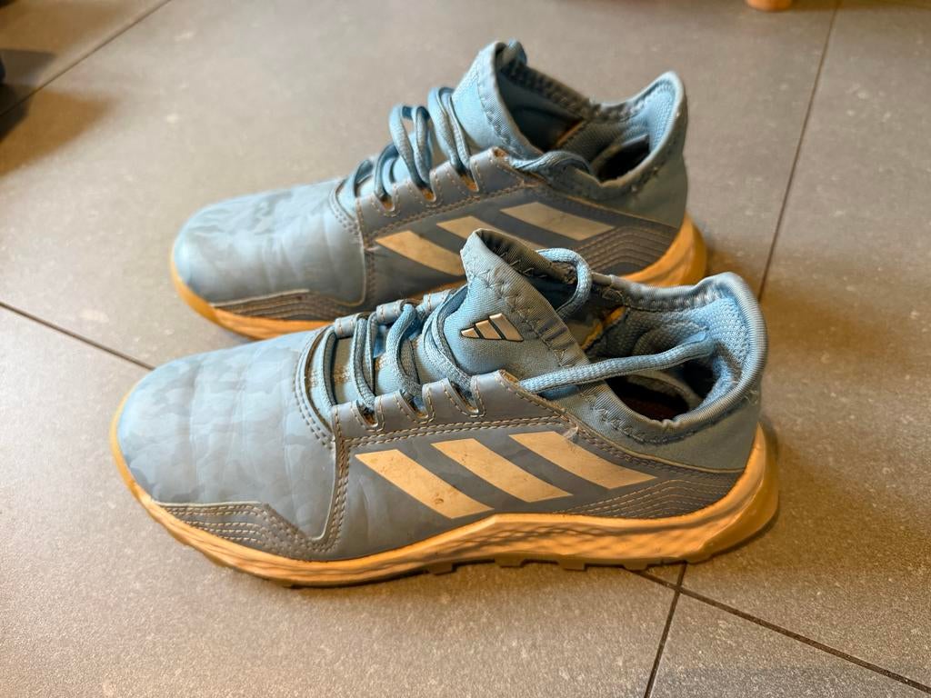 Adidas hockeyschoenen maat 35, Sport en Fitness, Hockey, Ophalen of Verzenden, Gebruikt, Schoenen