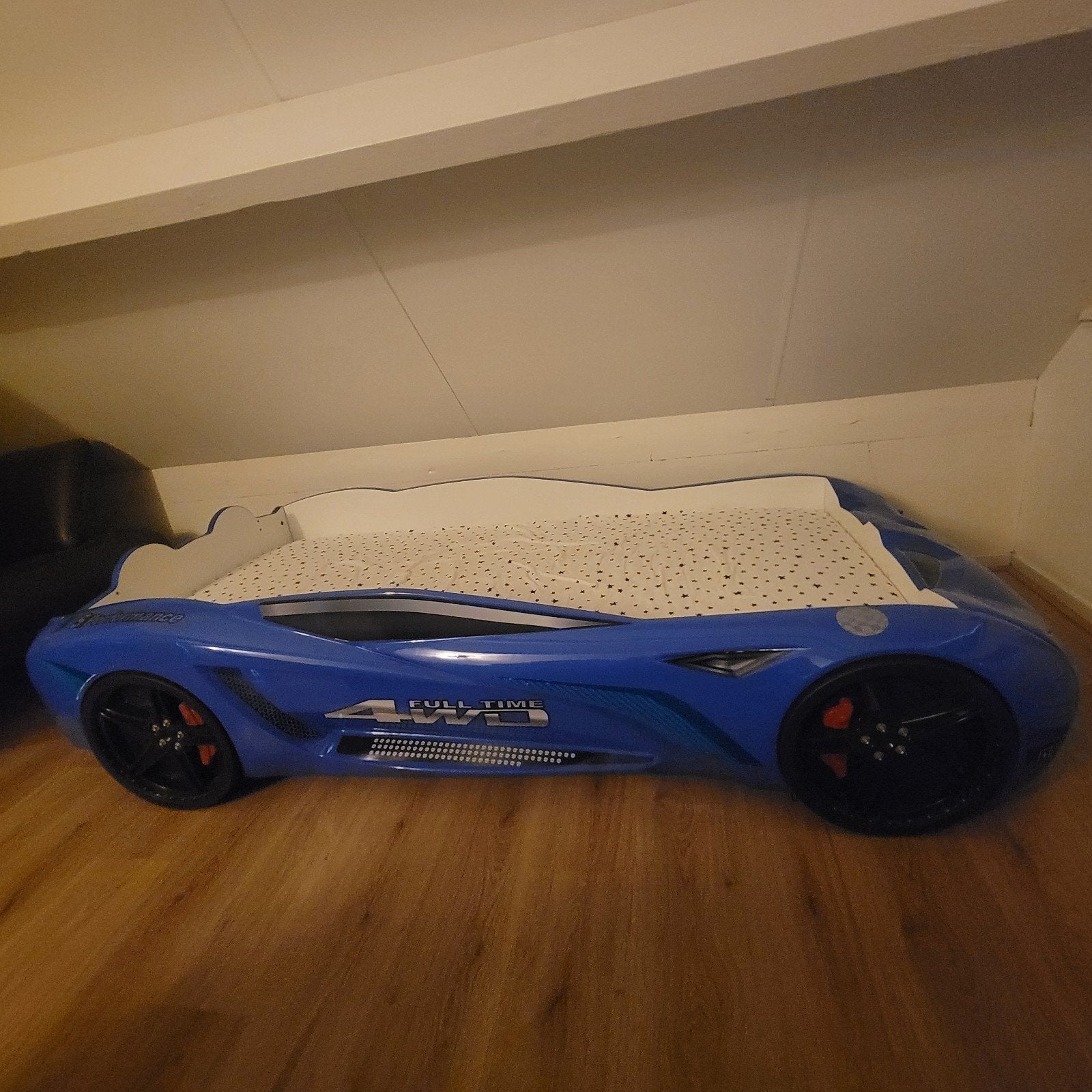 Blauw kinderbed in raceauto-stijl,  met licht en geluid, Ophalen, Gebruikt, 180 cm of meer, 85 tot 100 cm