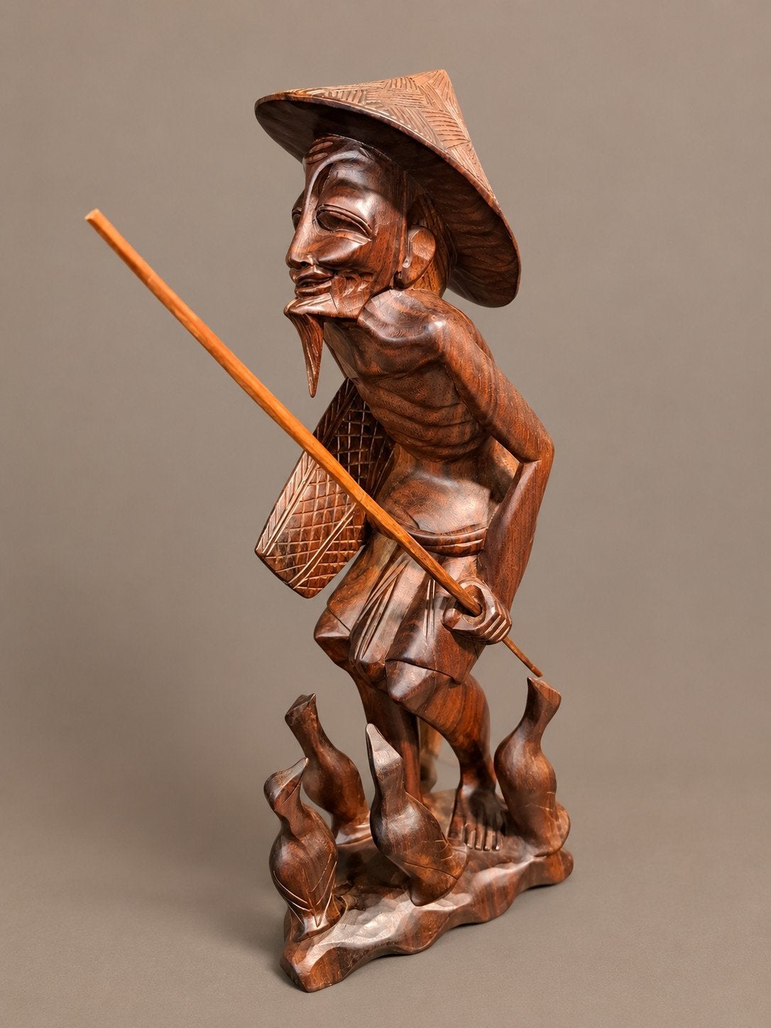 Balinees Houtsnijwerk Eendenhoeder met Eenden, Coromandel, Houtsnijwerk, Ophalen of Verzenden, 20 - 50 cm, Scène