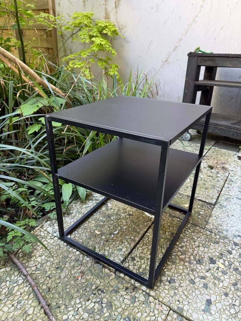 Zwart aluminium bijzettafel 45x45 cm met dubbele laag, 45 tot 60 cm, Minder dan 55 cm, Gebruikt, Metaal of Aluminium
