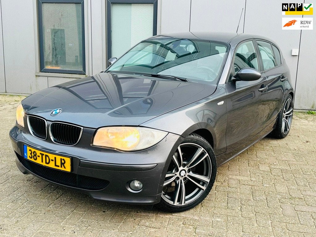 BMW 1-serie 120i Executive AUT Cruise TREKHAAK NAP, Achterwielaandrijving, 4 cilinders, 150 pk, Hatchback