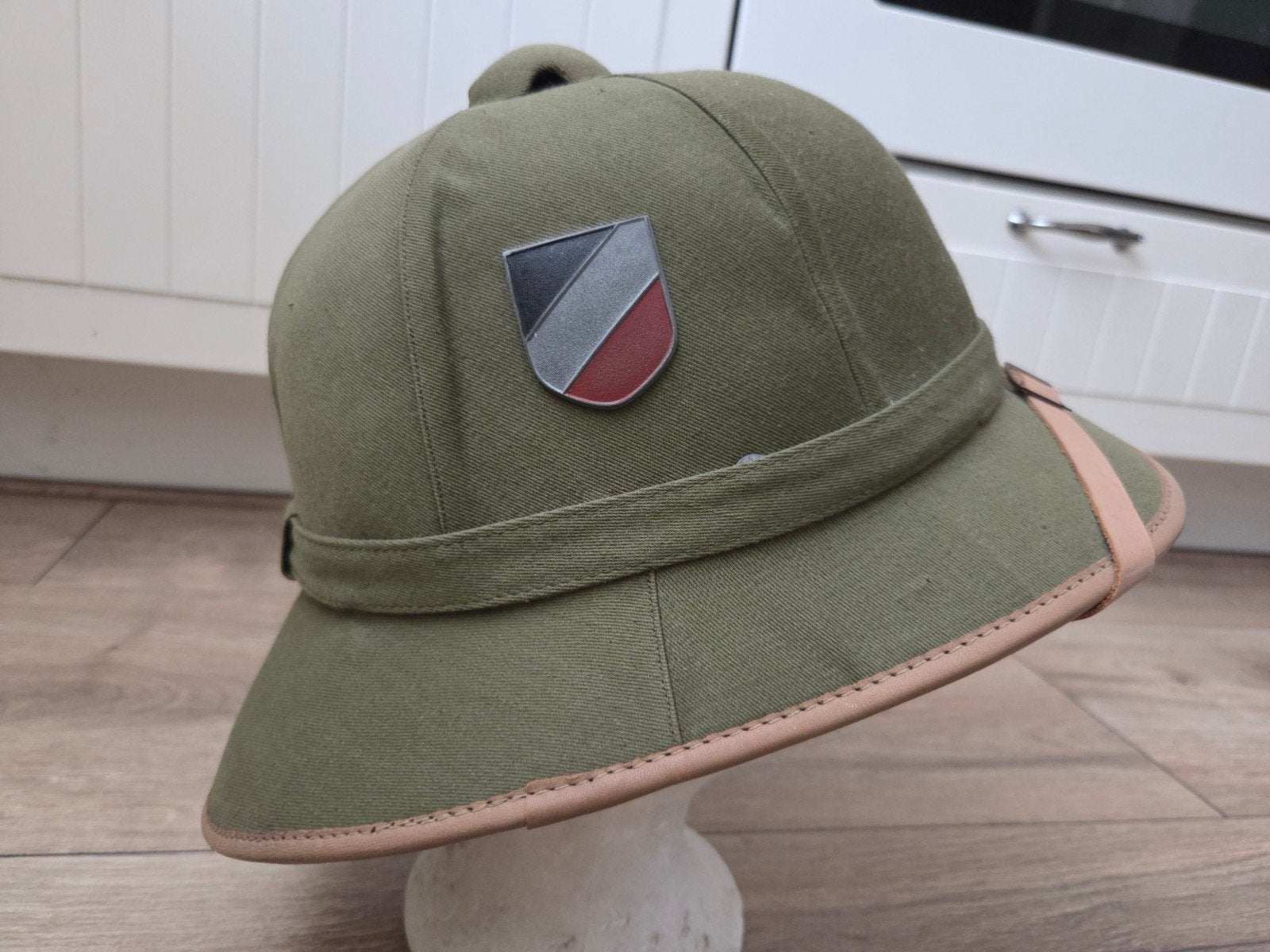 Duitse tropenhelm LW - groene canvas 1e model 1942, Verzamelen, Militaria | Tweede Wereldoorlog, Ophalen of Verzenden, Duitsland