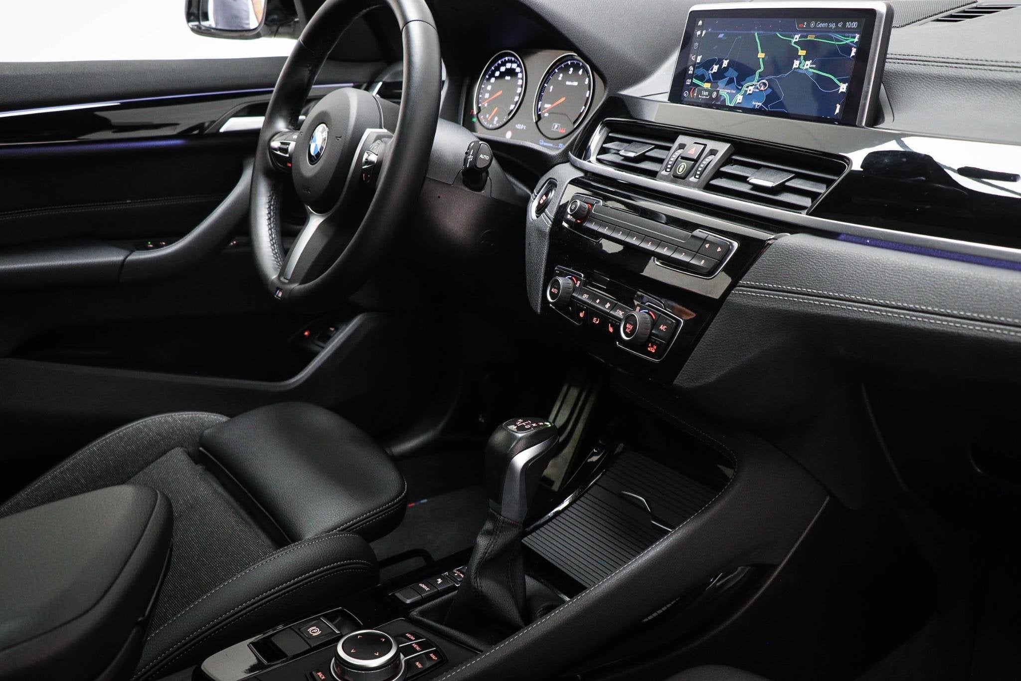 BMW X1 xDrive25e | PANORAMADAK | STOELVERWARMING | DAB | APP, Auto's, Dealer onderhouden, Stof, Gebruikt, Plug-in hybride