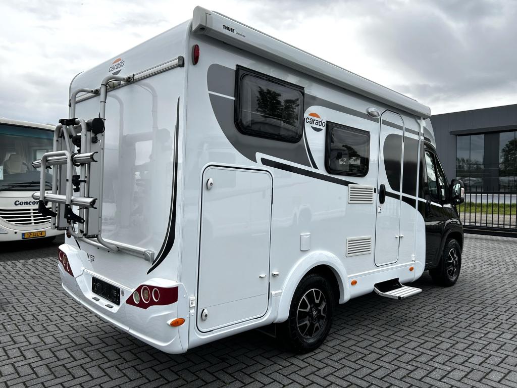 Carado V 132 Dwarsbed/5.95M/Euro-6/Compact/140pk/2021, Caravans en Kamperen, Campers, Bedrijf, Tot en met 3, 5 tot 6 meter, Carado
