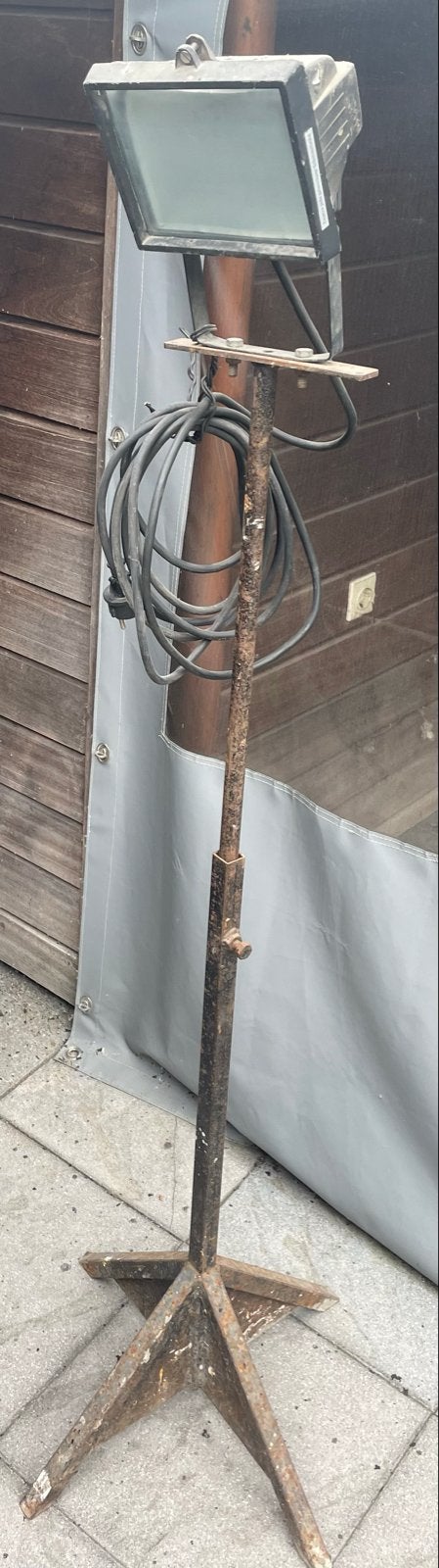 Bouwlamp met statief - Gebruikt, Doe-het-zelf en Verbouw, Bouwverlichting, Ophalen, Gebruikt, Met statief, Lamp met armatuur