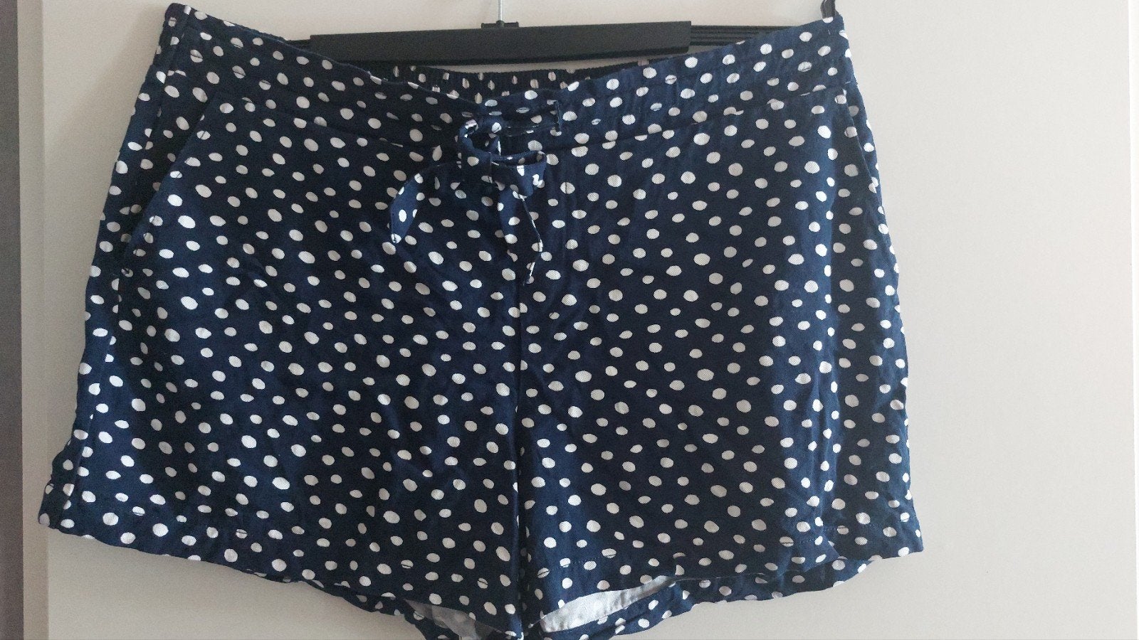 Hema Polkadot Korte Broek Maat 42, Kort, Blauw, Maat 42/44 (L), Ophalen of Verzenden