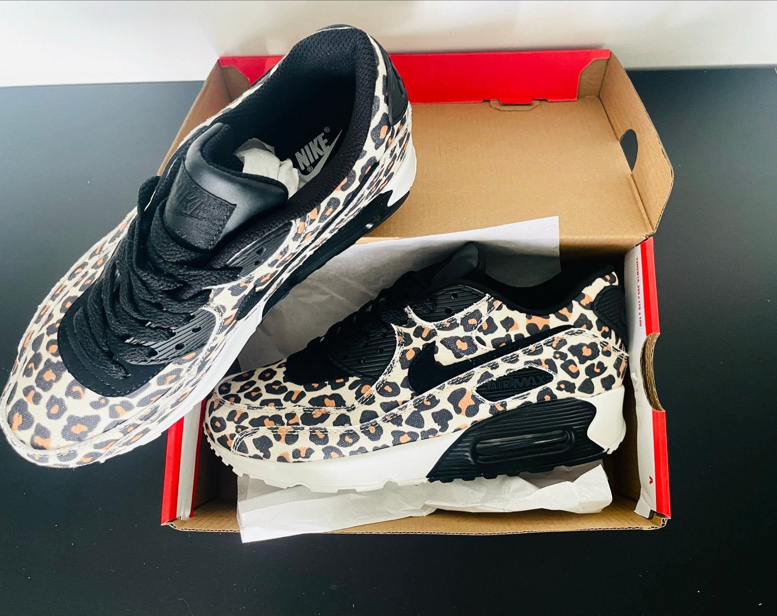 Nike Air Max 90 Animal ID Leopard - Maat 37, Overige kleuren, Nieuw, Ophalen of Verzenden, Sneakers of Gympen