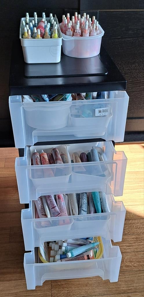 Grote partij textielverf. ruim 400 stuks voor Workshops, Ophalen