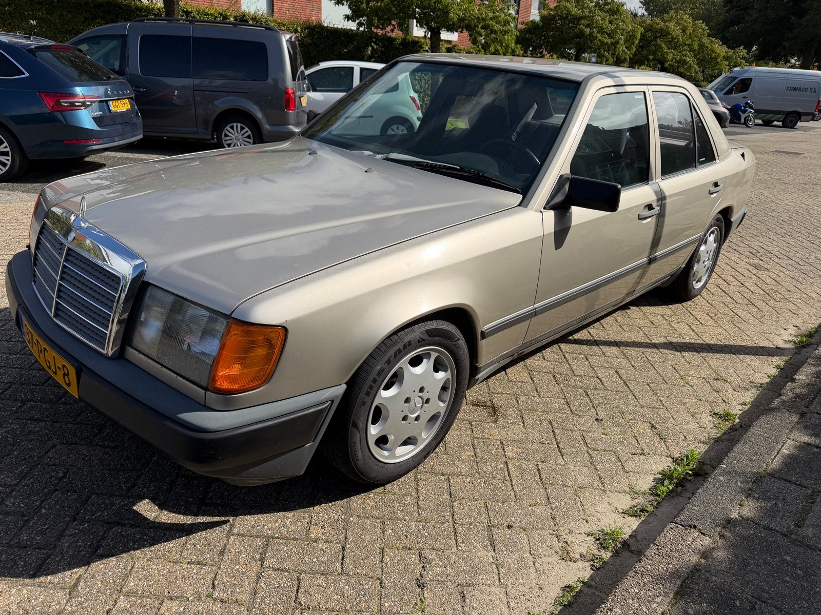 Mercedes-Benz W124, 230 E, Auto's, Achterwielaandrijving, Overige modellen, 1290 kg, Handgeschakeld