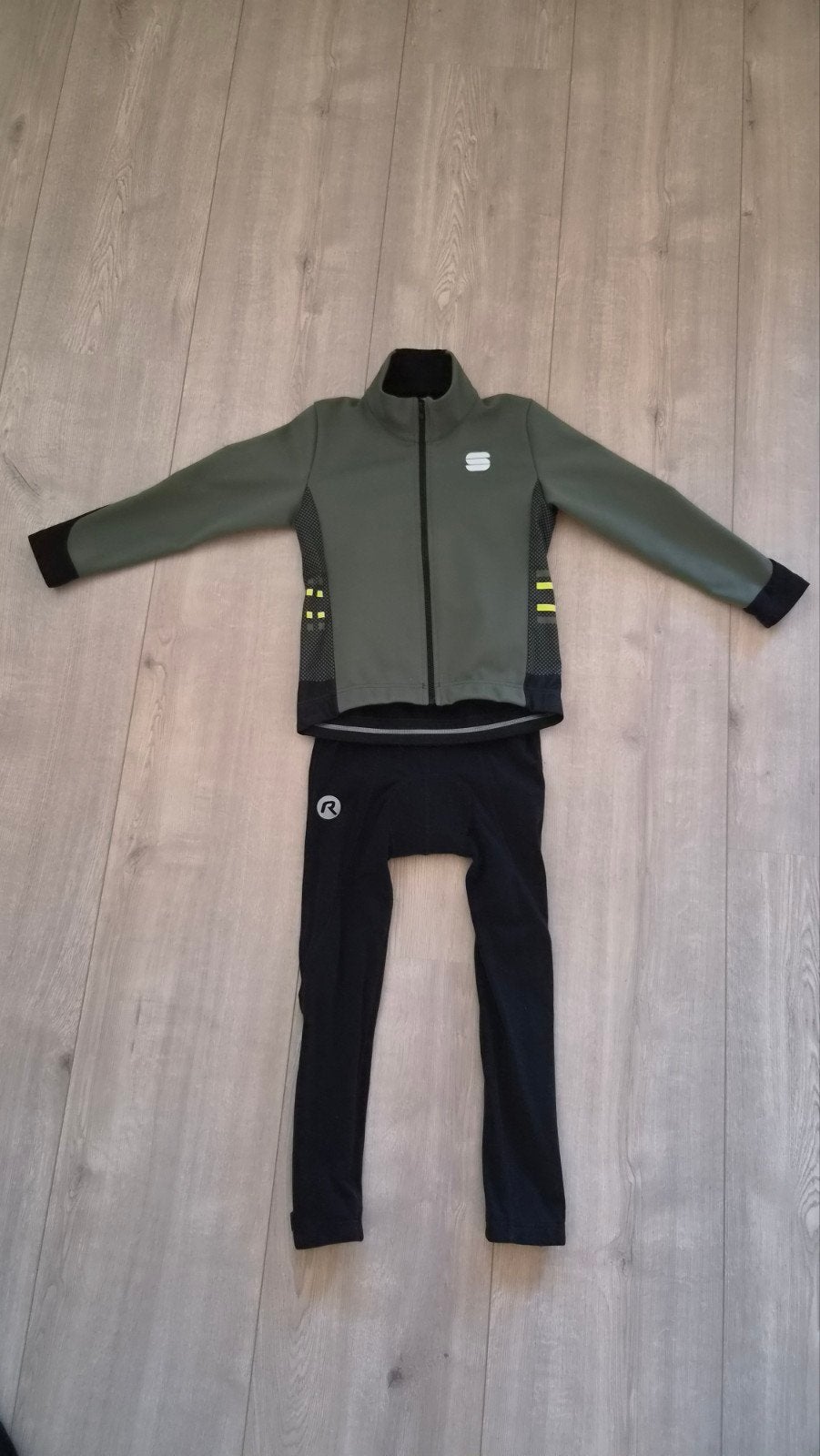 Sportful fietsjas en Rogelli fietsbroek - Zo goed als nieuw, Sportful, Rogelli, Kinderen, Overige maten, Ophalen of Verzenden