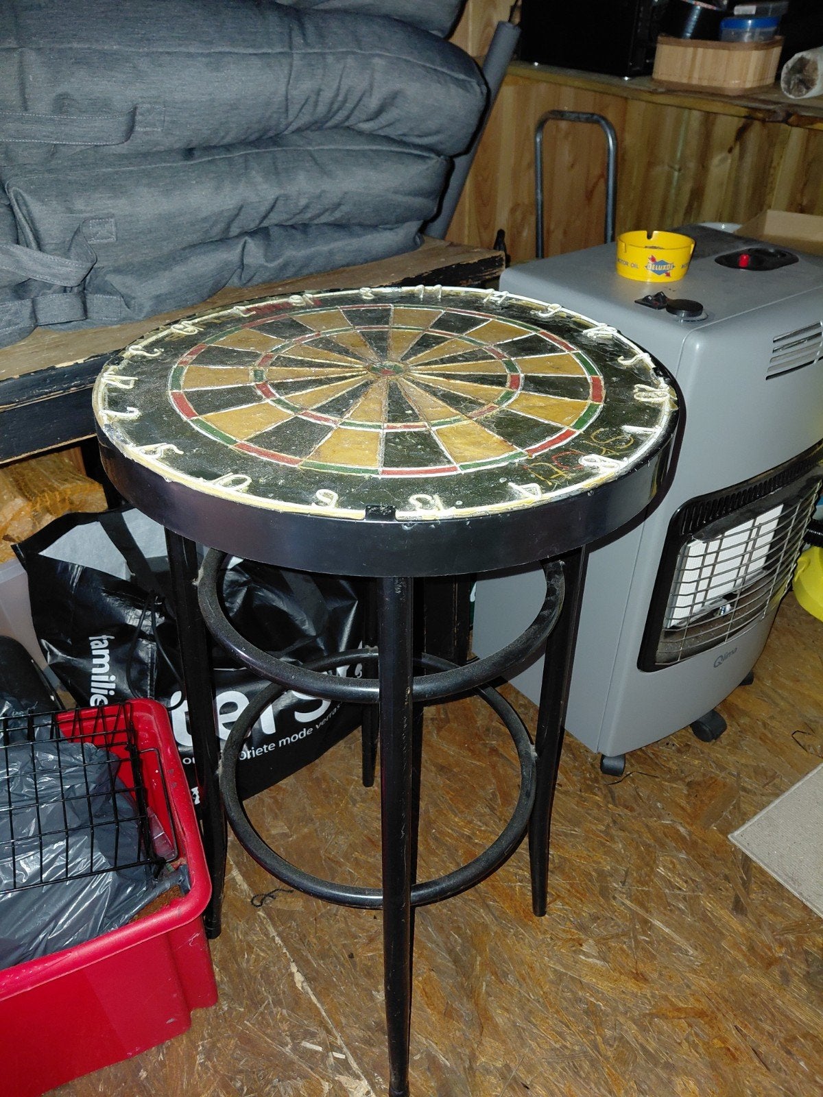dartbord tafel, Sport en Fitness, Ophalen of Verzenden, Zo goed als nieuw
